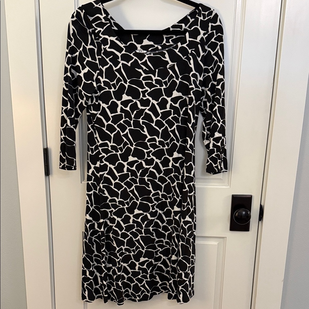 Three Dots Black and White Patterned Dress